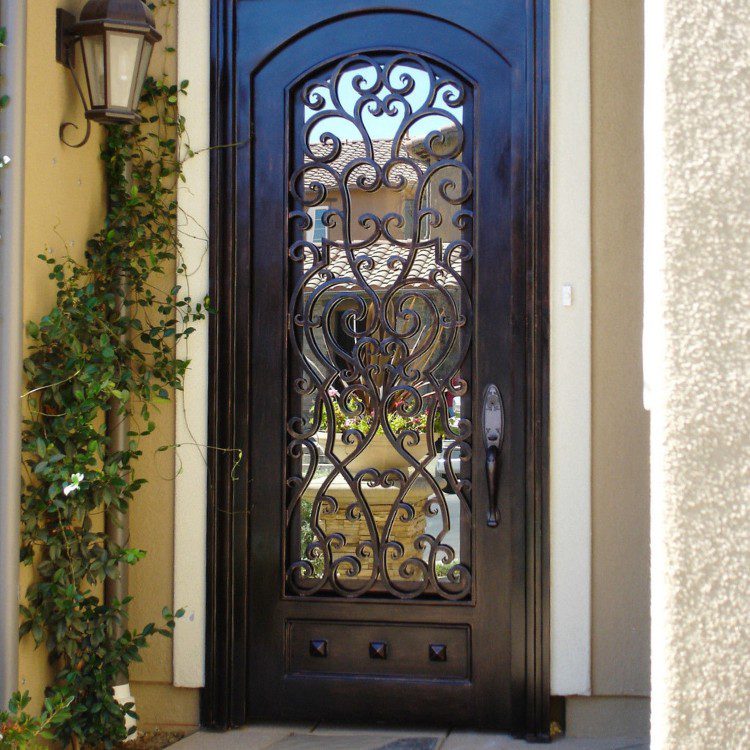 Garage door and gate services in Plano, TX